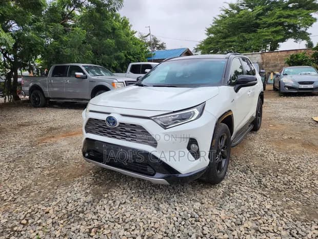 Toyota RAV4 Limited AWD White-first-image